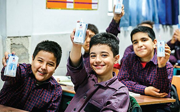 اجرای طرح شیر مدارس با تولید کننده‌های برتر