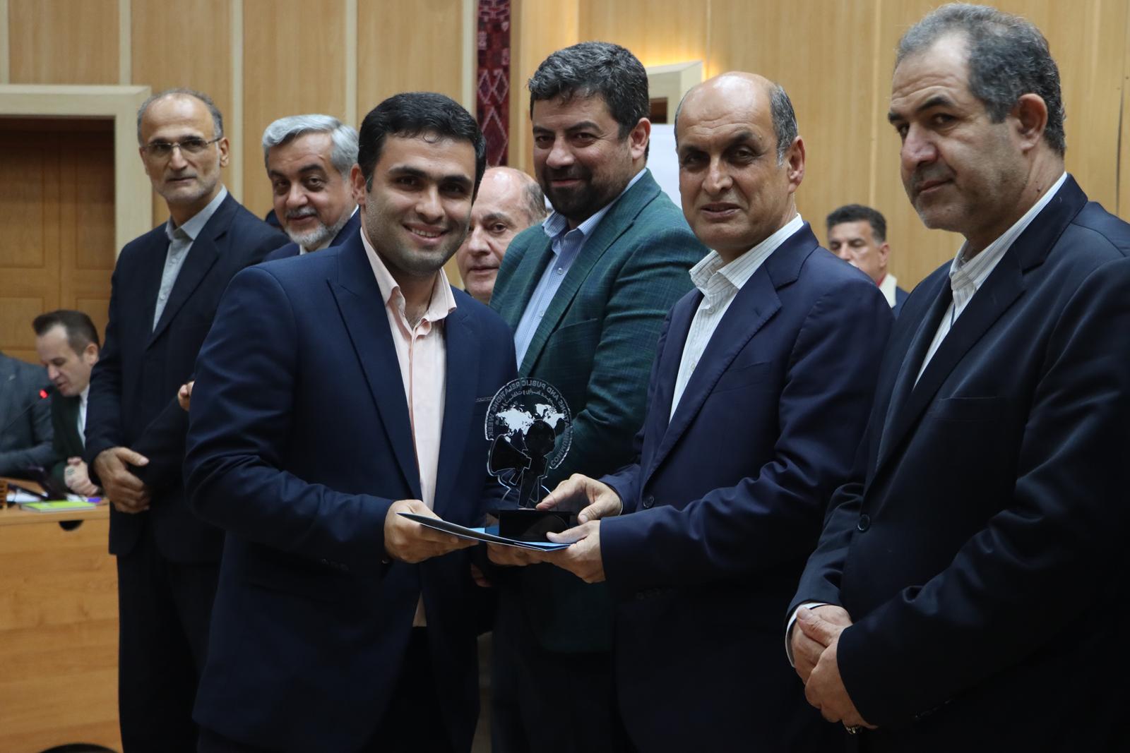 انتخاب روابط عمومی فرمانداری رشت به عنوان برترین روابط عمومی استان گیلان