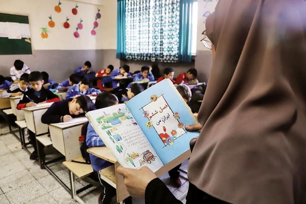 سال تحصیلی جدید با کمبود ۸۰ هزار معلم در راه