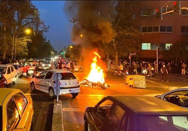 در جریان حوادث دی ماه، ۲۲ دانش آموز و ۵ معلم شهید شدند