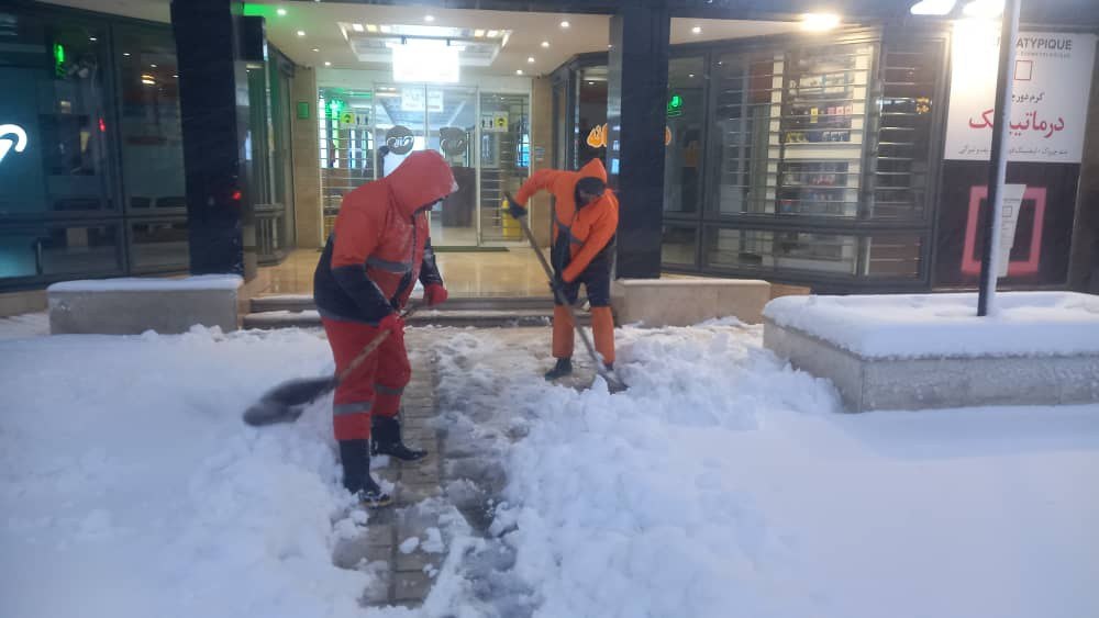  ۹۱۵ پاکبان مشغول خدمات‌رسانی در برف به رشتوندان